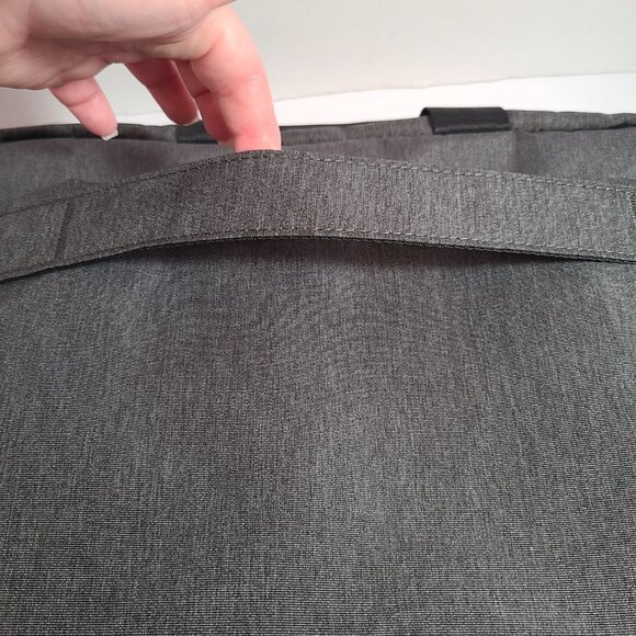 PKG Laptop Messenger Bag Gray – Fits up to 15" Laptop, Padded with Multiple Comp - Picture 4 of 10